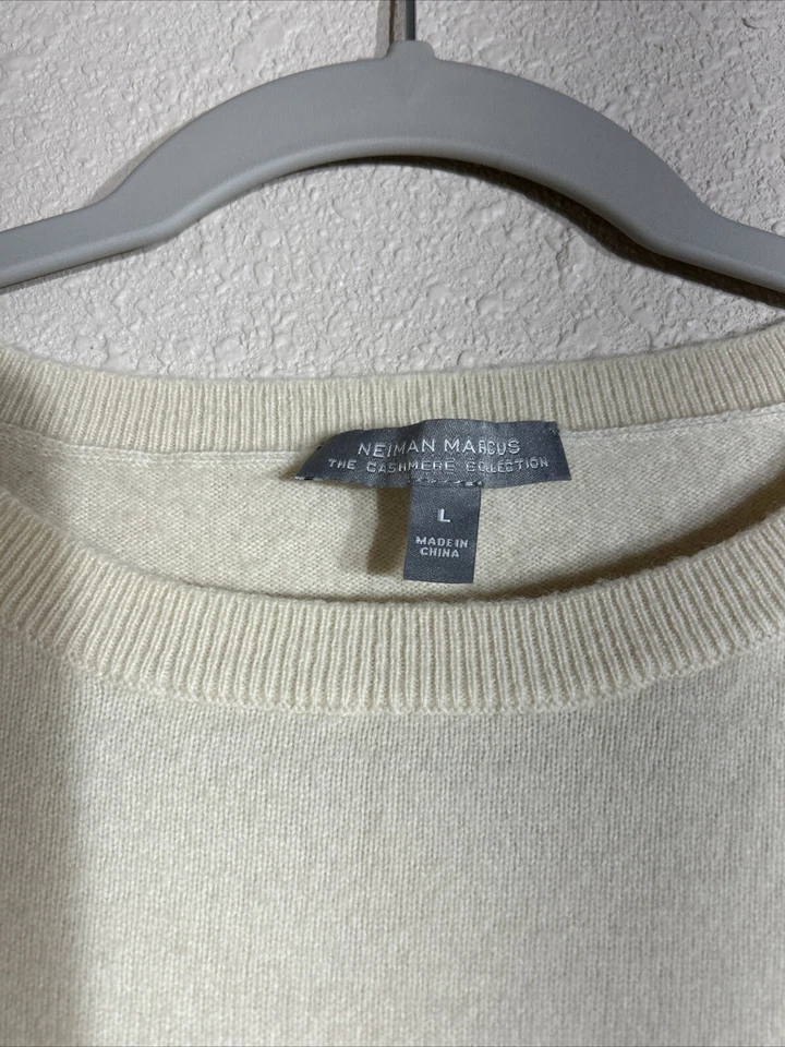 Woman’s Neiman Marcus The Cashmere Collection Cream Blouse With Lace Size Large  - Image 3 of 4