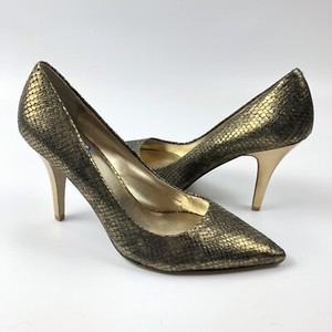 nine west metallic pumps