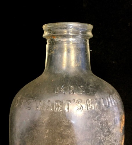 "Botella de vidrio transparente azul vintage de 5" de alto" de Mrs. Stewart's - Imagen 9 de 11