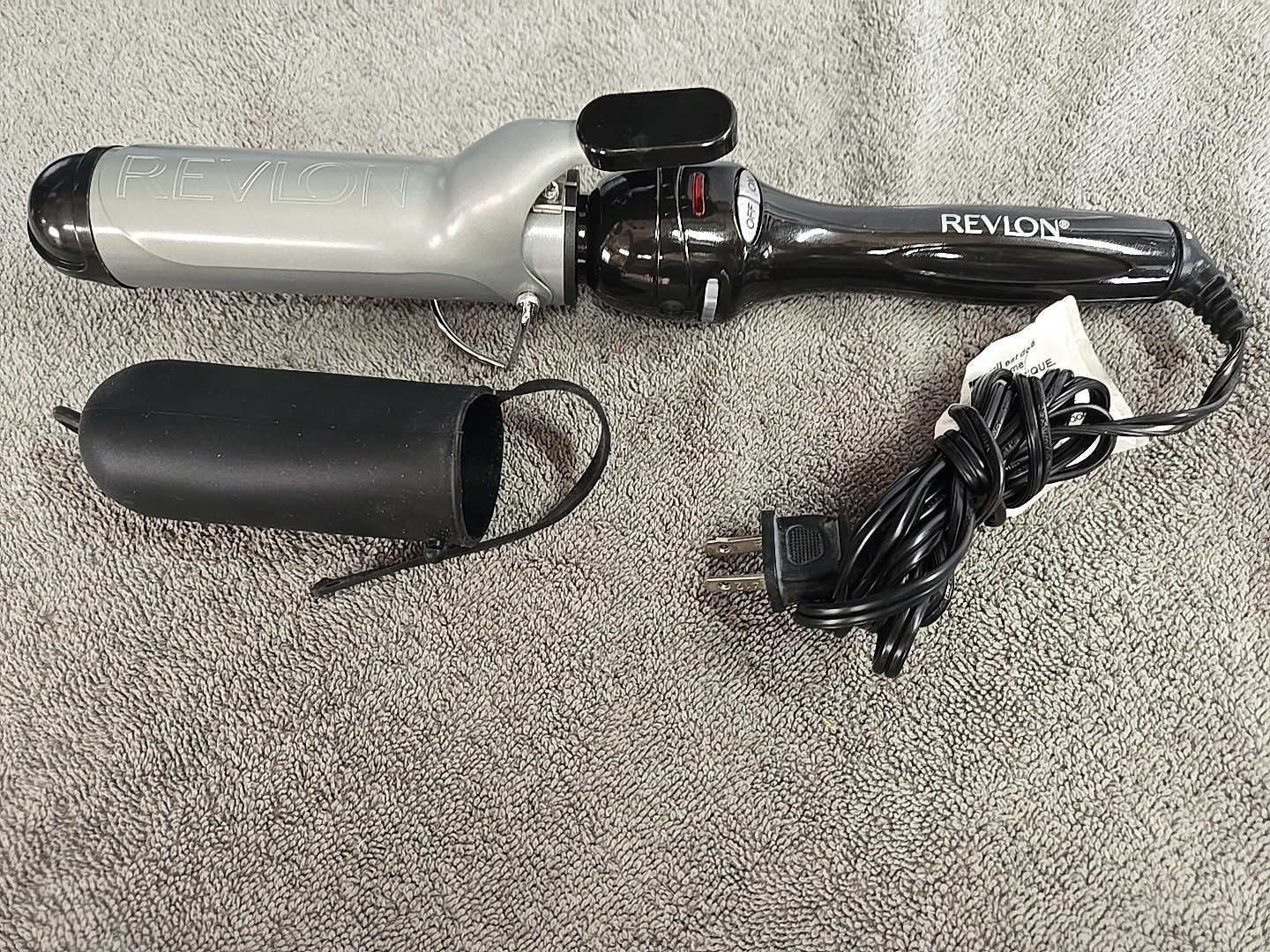 Revlon RV050 1.5 Inch Perfect Heat Curling Iron for Salon Styling-image