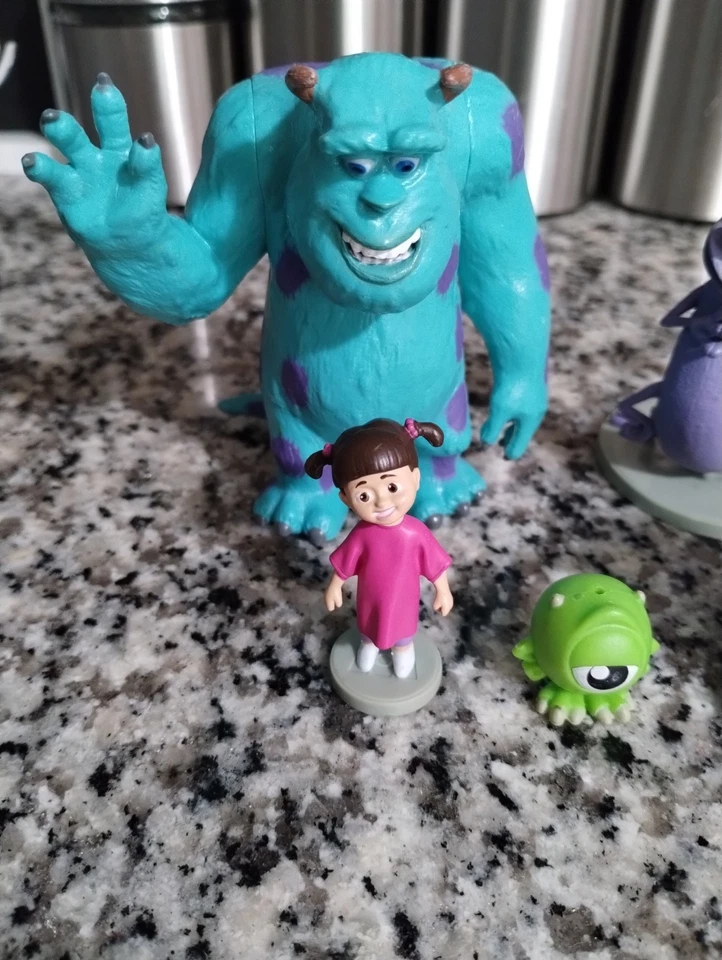 Lote de 4 bonecos de brinquedo Disney Pixar Monsters Inc enfeites de bolo - Imagem 2 de 4