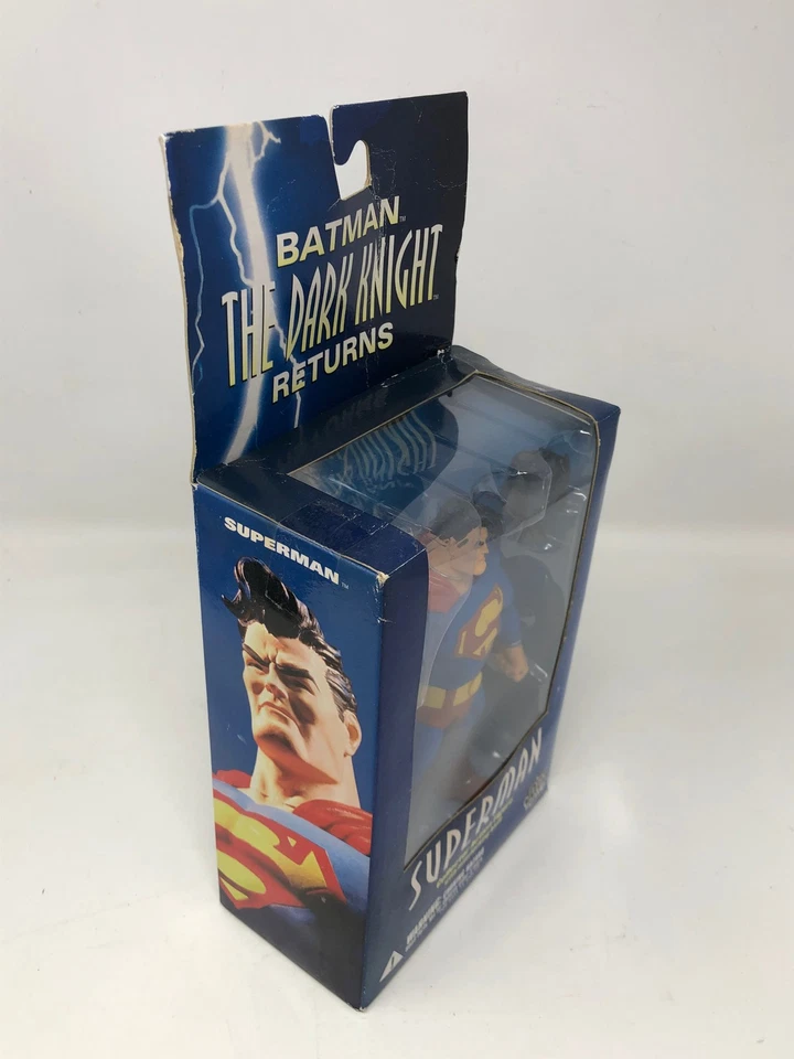Figura de acción Batman DC Direct Dark Knight Returns Superman Foto 2 de 4