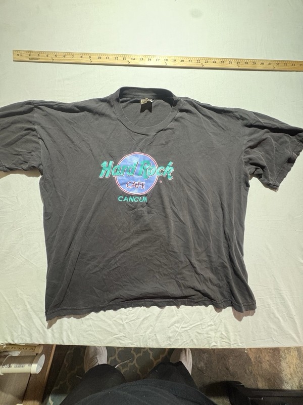 90s Vintage Hard Rock Cafe Cancun T-Shirt Black Blue Single Stitch Size L/XL