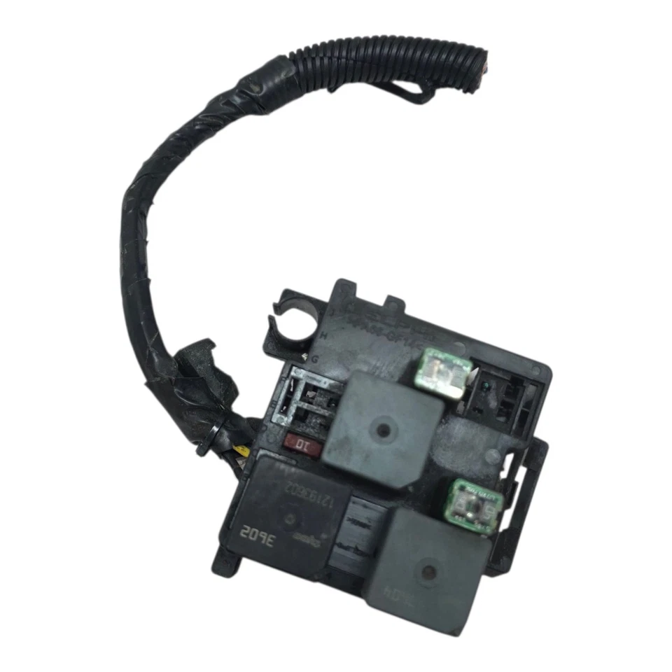 Arnés de bloque de caja de fusibles relé ventilador de refrigeración motor Silverado Sierra 2003-2007 Foto 2 de 4