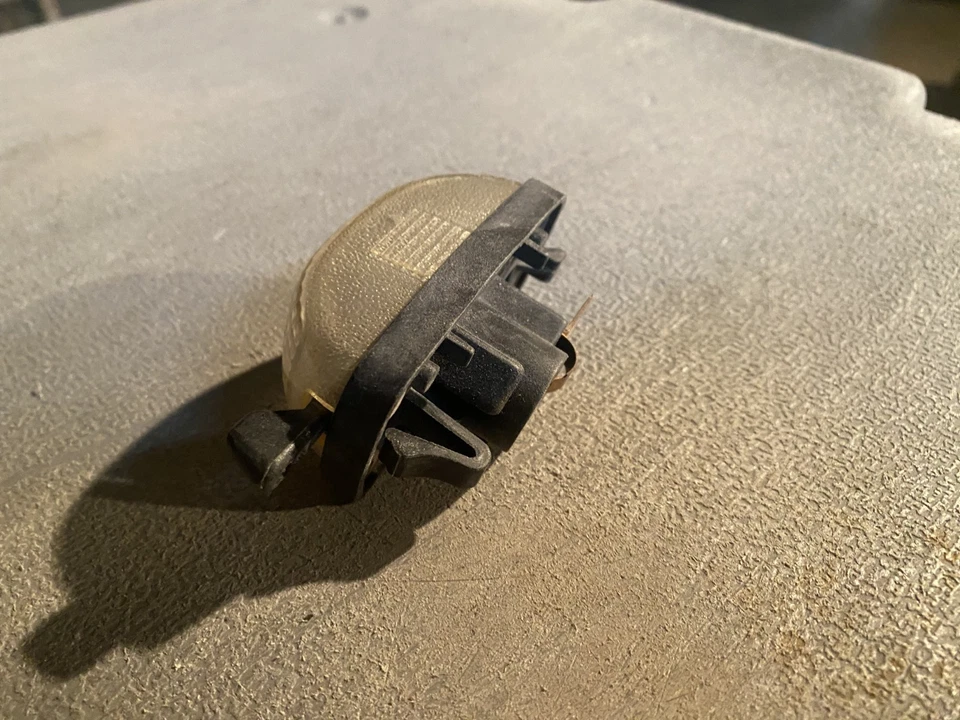 Lámpara de capó ajustable interior Audi/80/90/B3/B4 893947319 rara Foto 4 de 4