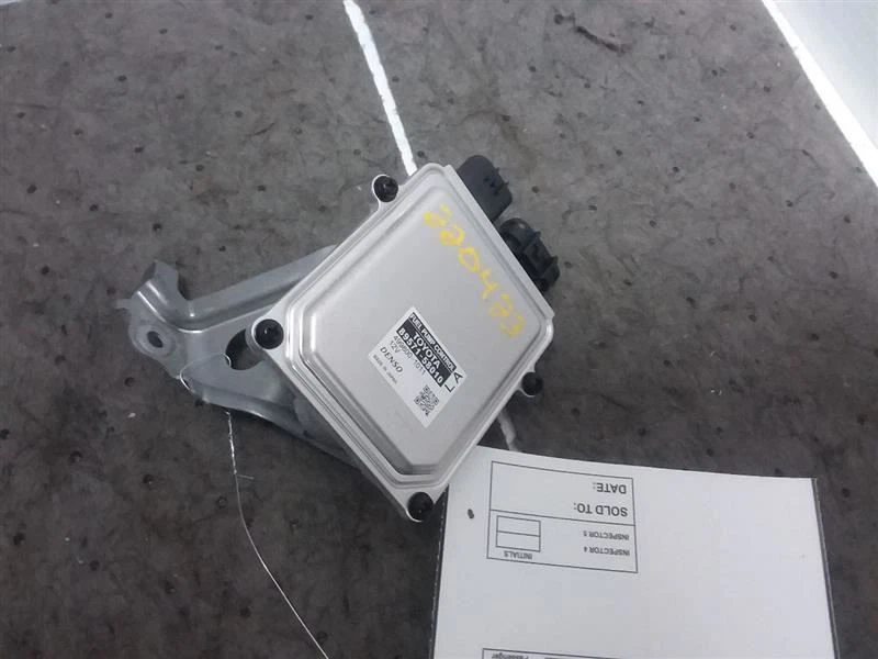 Módulo de control de bomba de combustible compatible con 16-19 LEXUS GS350 89571-58010 Foto 3 de 4