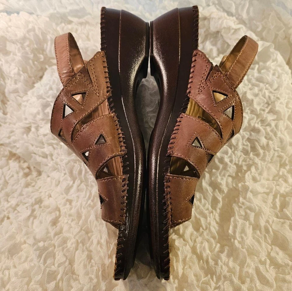 Auditions Megan Brown Slingback Sandall Size 9.5 leather upper - Image 2 of 4