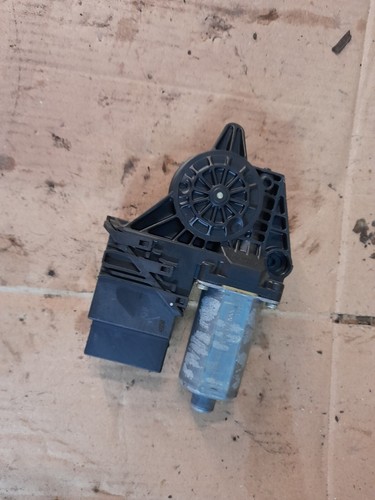 VW PASSAT 3B elektrischer Fensterheber Motor hinten rechts 3B9839752K