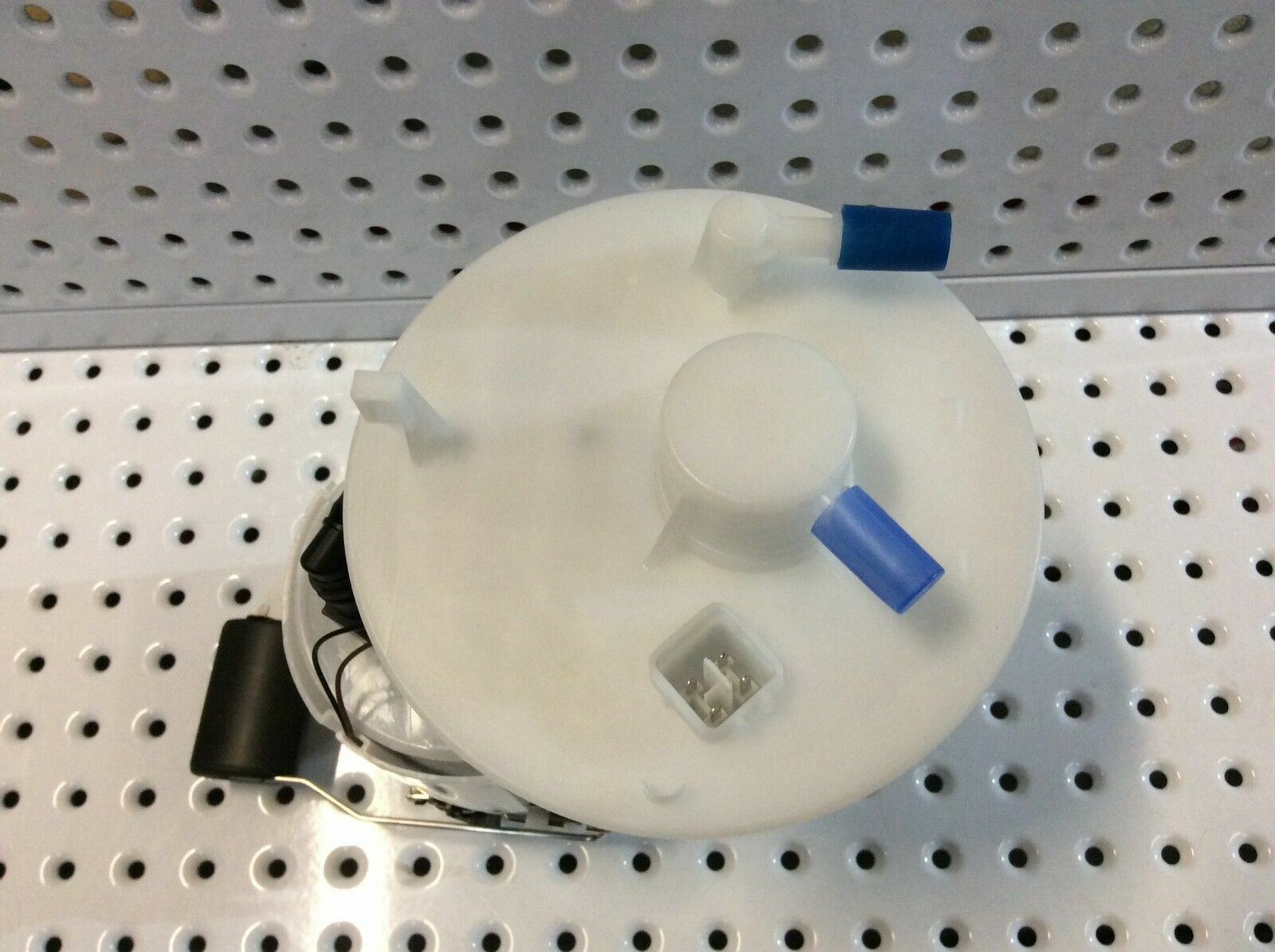 GENUINE QUALITY FUEL PUMP HYUNDAI ACCENT ELITE PREMIUM RB CU51D 2011