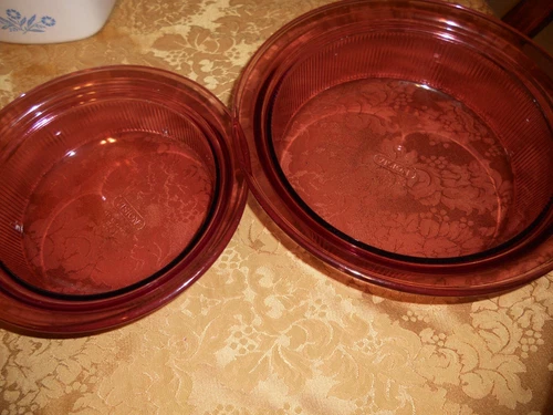 VTG. VISION CORNING WARE CRANBERRY V33B RIBBED  2.5 QT CASSEROLE DISH LOT.......