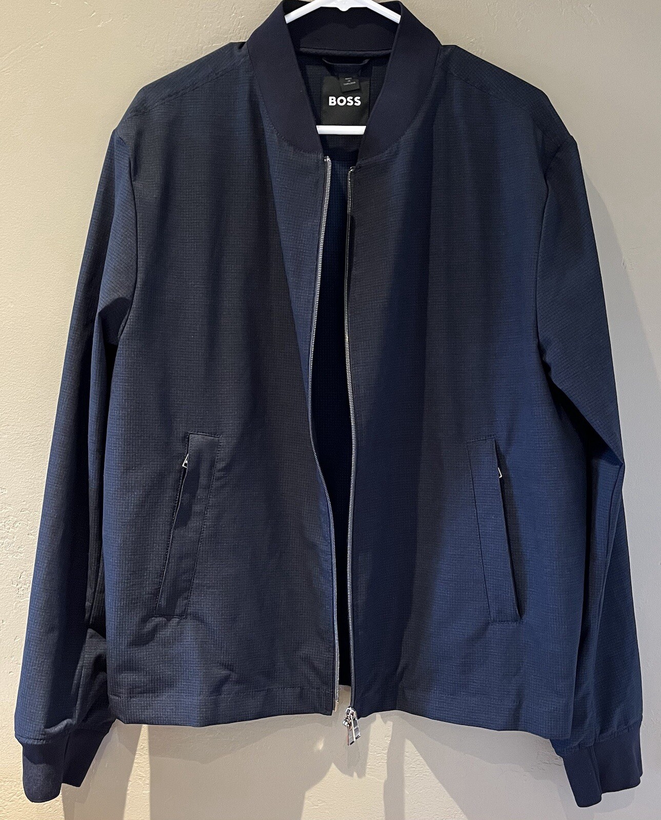 BOSS Performance Airweight Packable Zippered Jack… - image 1