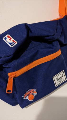New York Knicks Hip Sack Fanny Pack Belt Bag Blue Orange Pouch Herschel NWT NIB - Picture 7 of 9
