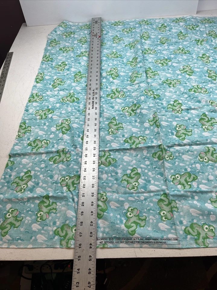 Remanescente de tecido 36”x44”, sapos macios, azuis neutros, rosas, verdes. Vintage - Imagem 4 de 4