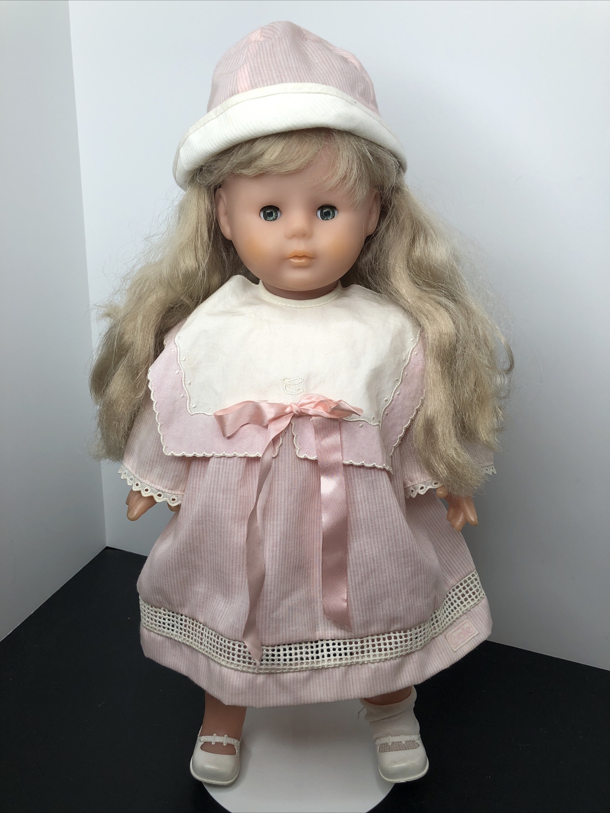 17&rdquo; Vinyl/Cloth Corolle French Les Petites Blonde Girl Dol