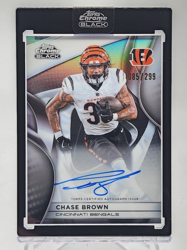 CHASE BROWN 2025 TOPPS CHROME BLACK AUTOGRAPH REFRACTOR AUTO /299 #AU-CB Q7485