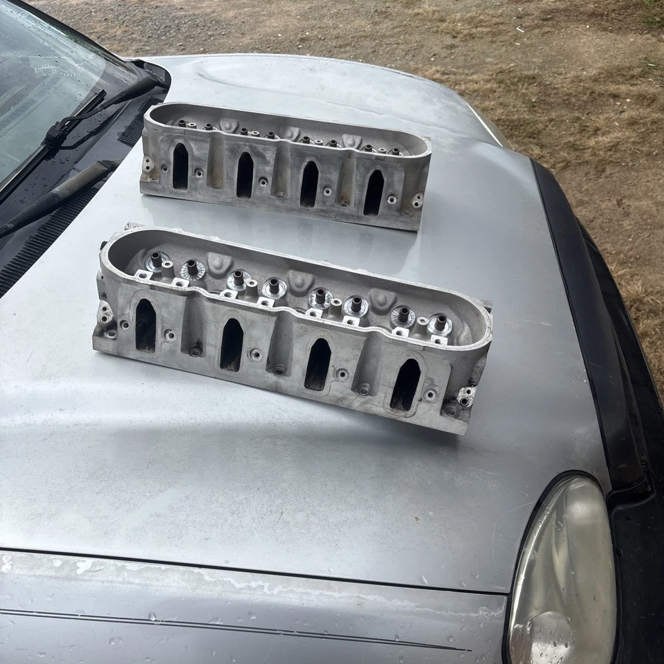 GM 6.0L LS LQ4 LQ9 Cylinder Head 317 Set Genuine OEM - Image 4 of 4