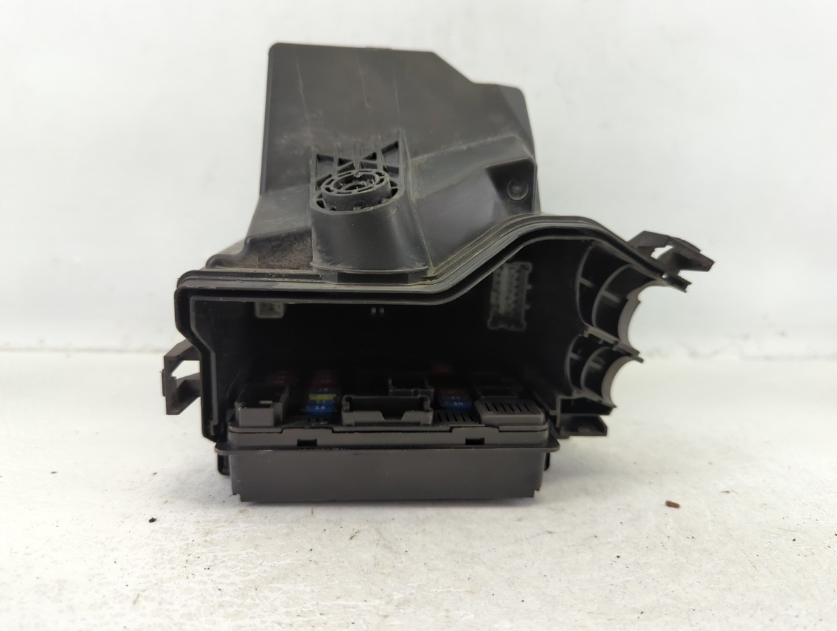 na_tsu1420ページ 2016-2019 Nissan Versa Note IPDM Control Unit Engine Room