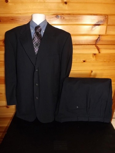 Tom James 48R W43 L30 Navy Blue Pinstriped Three Button Closure Wool Suit