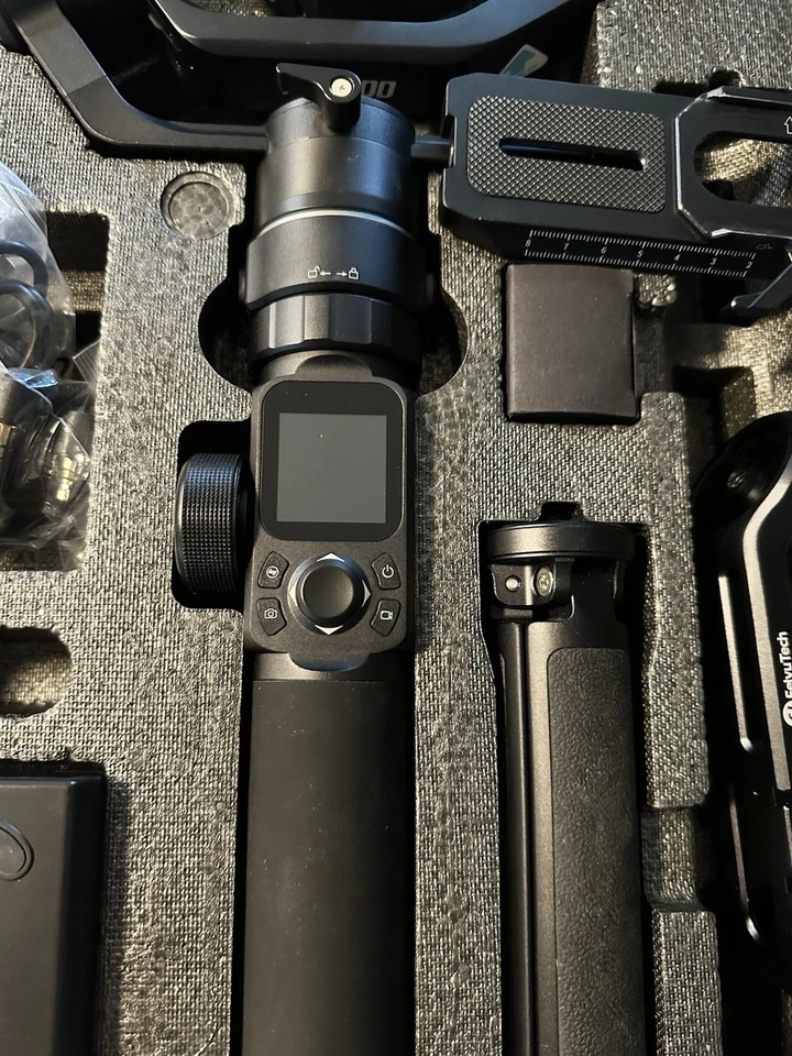 FeiyuTech AK4500 3-Axis Gimbal Stabilizer “Essentials Kit”/Excellent Condition  - Image 3 of 4