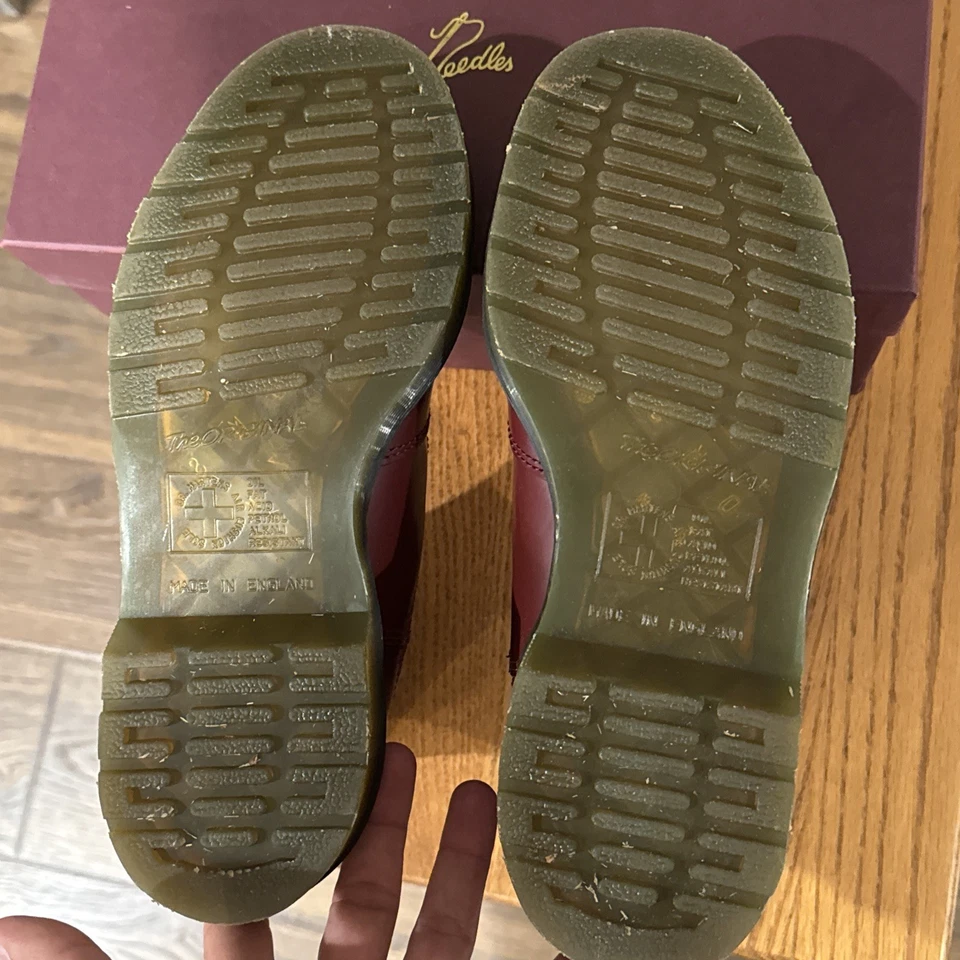 Botas Chelsea Needles x Dr. Martens 2976 Snaffle 26908600 para hombre rojo cereza Foto 4 de 4