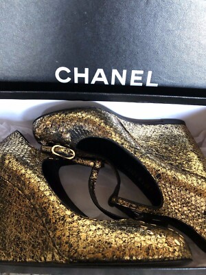 CHANEL 08P VINTAGE NEW PYTHON GOLD LEATHER CC JEWELED WEDGES SHOES