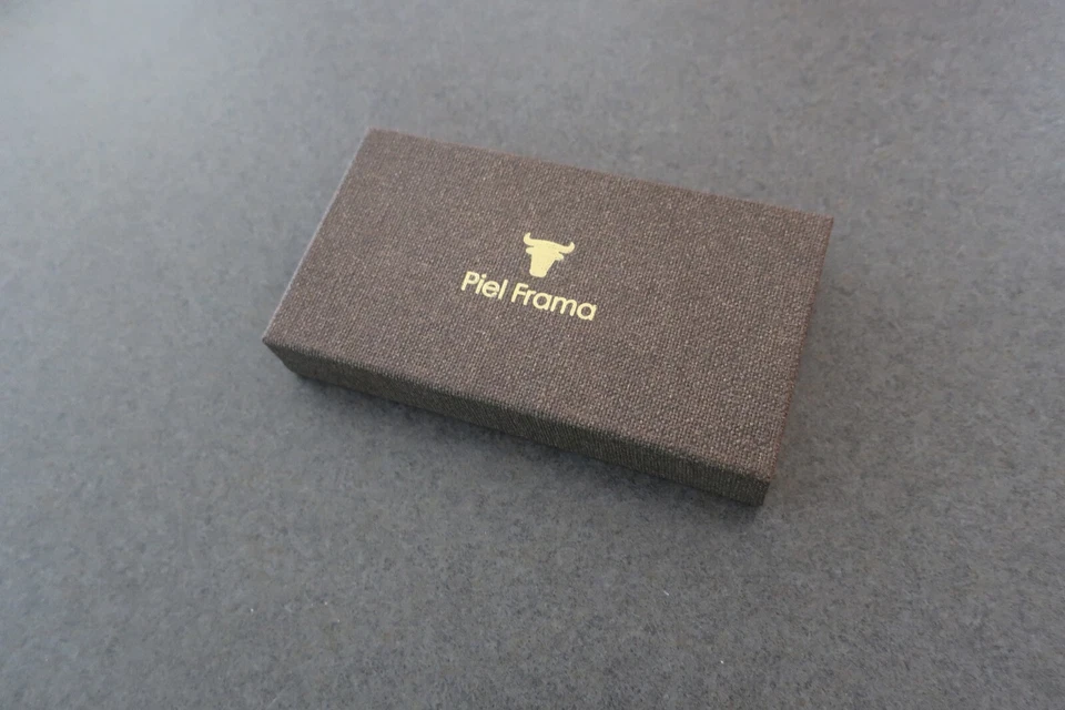 Piel Frama 765 Ostrich Black Leather Case for Apple iPhone 7 / iPhone 8 #113 - Image 2 of 4