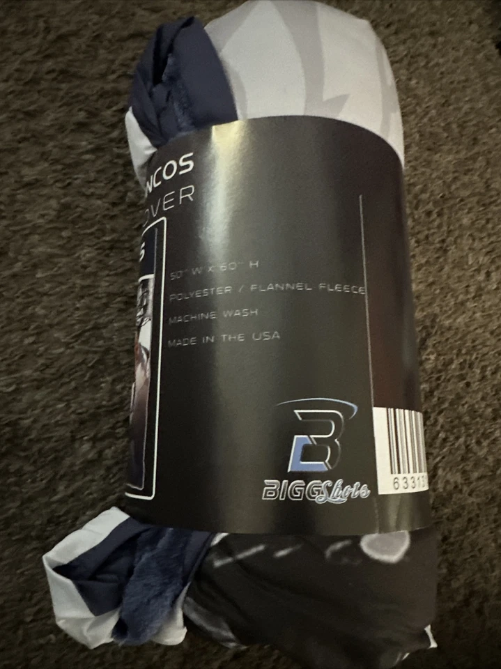 Cubierta acurrucada Denver Bronco Foto 2 de 4