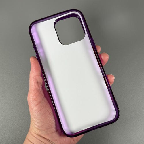 Funda diseñada para iPhone 16 PRO MAX: Pochita "Linda pero mortal" Holográfica - Imagen 8 de 15