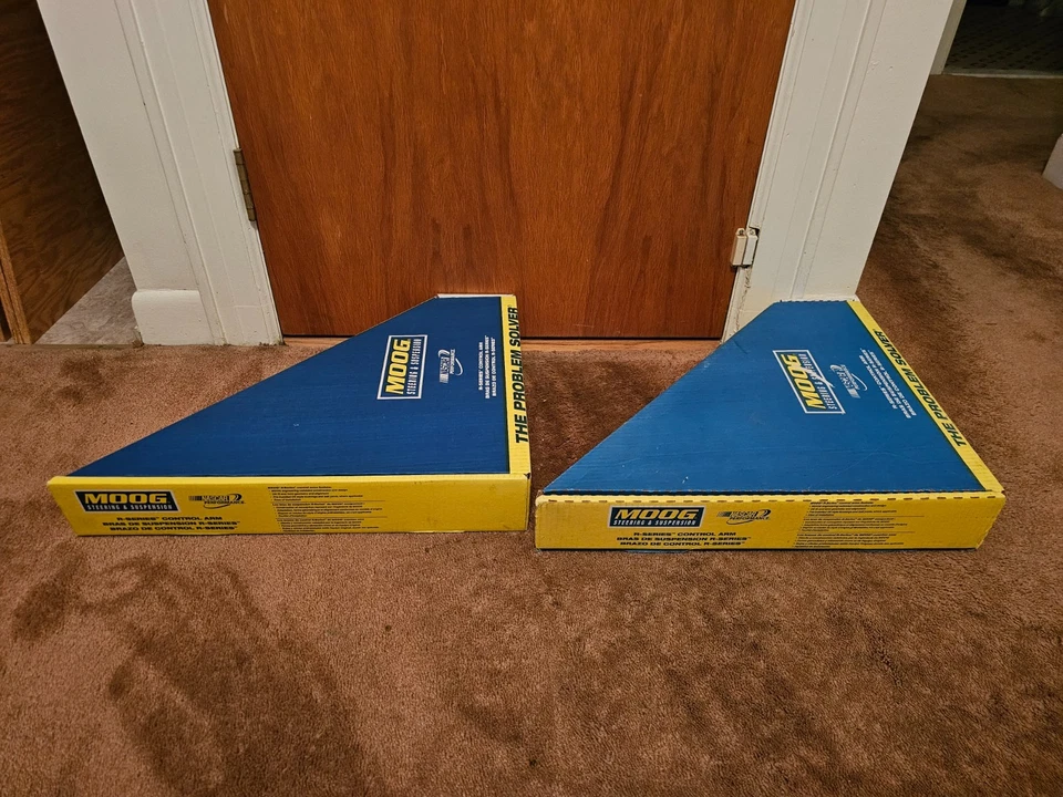 MOOG Front Right RK80389 / Front Left RK80390 Lower Complete Arms w/ Ball Joints - Image 3 of 4