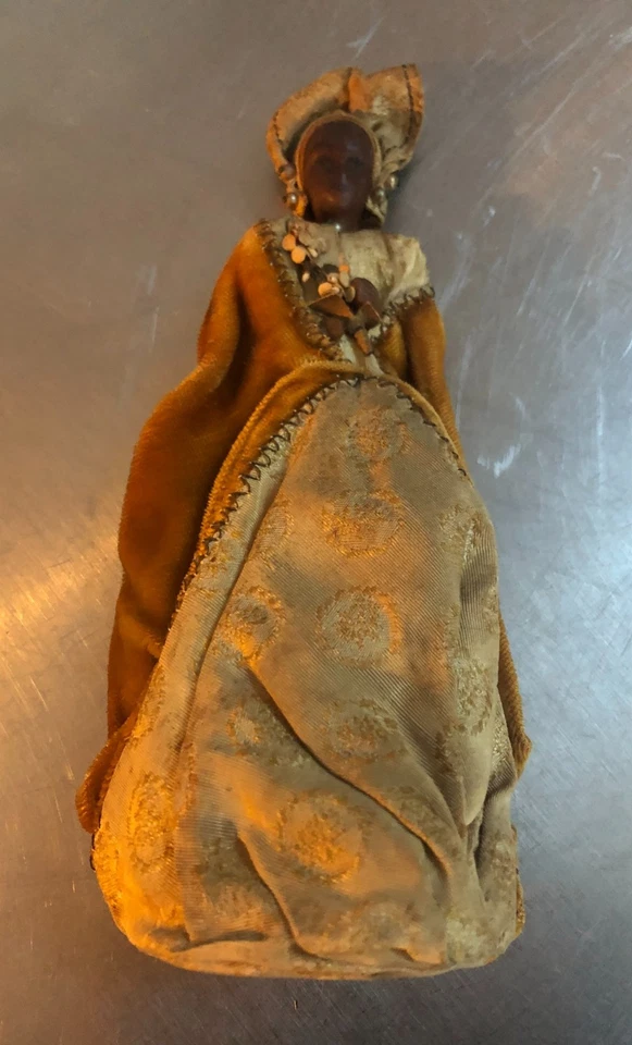 Poupée ancienne, tête et mains en cire - Photo 2/4