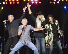 The Oak Ridge Boys On Stage 8x10 Picture Celebrity Print