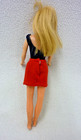 1963 ORIGINAL BLONDE SKIPPER DOLL BENDABLE LEG WITH BLUE SWIMSUIT AND RED SKIRT — photo 3