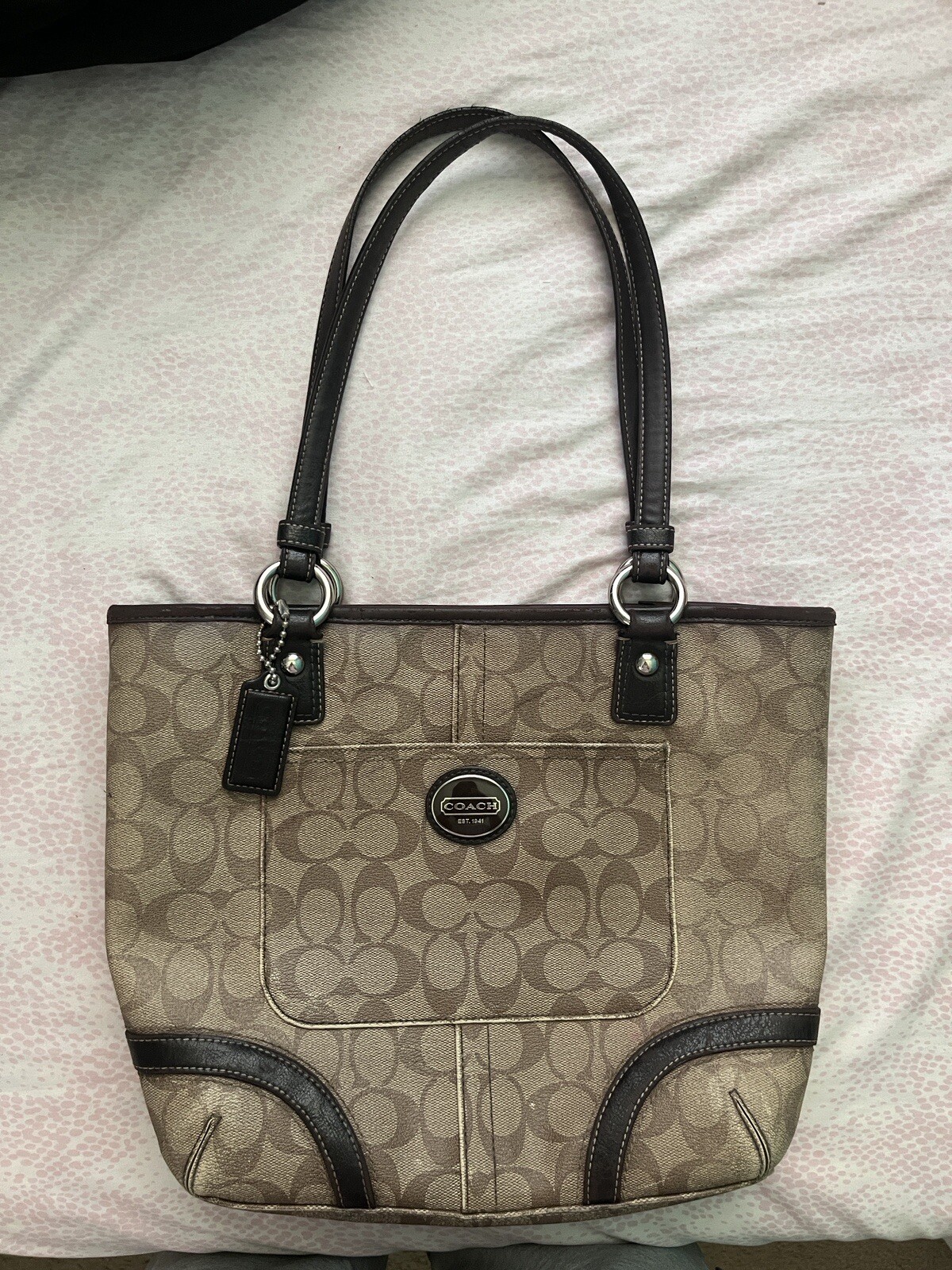 Coach Medium Shoulder Tote Handbag in Signature Leather