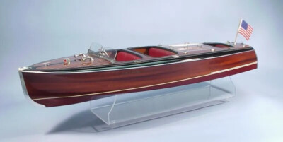 Dumas Boats # 1241 - 1938 Triple Cockpit Barrel Back Skala 1:8 - Kit Von Montage