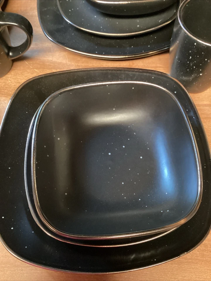 16 Piece - Pfaltzgraff Decker Black Dinnerware Set w/Speckles Metallic Stoneware - Image 4 of 4