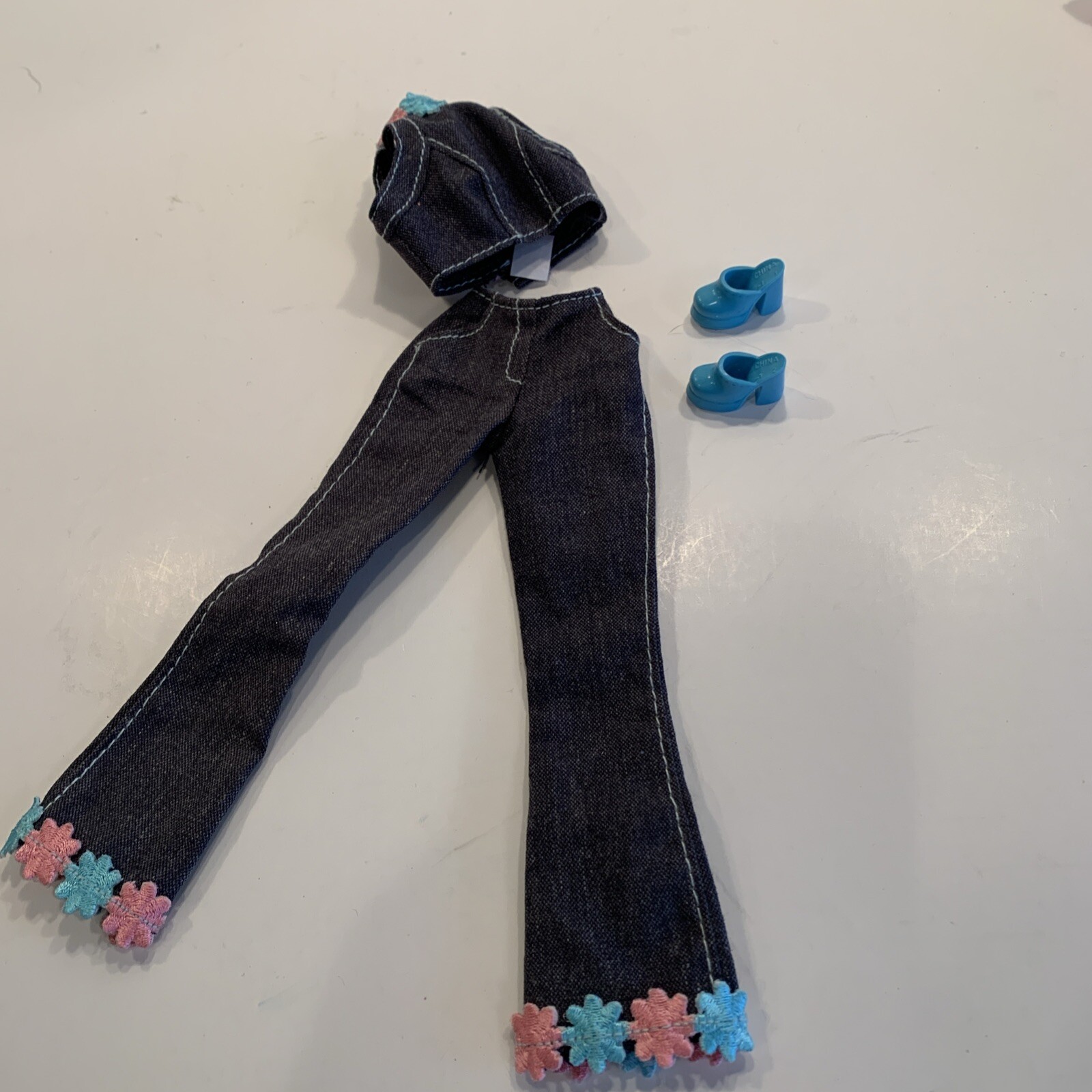 1998 Barbie Authentic Jean Fashion Avenue 20597 Jeans Top And Pants, Shoes