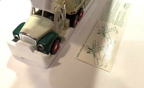 New 2002 Hess Toy Truck and Airplane with Lights & Motorized Plane Great Gift! - Picture 5 of 5