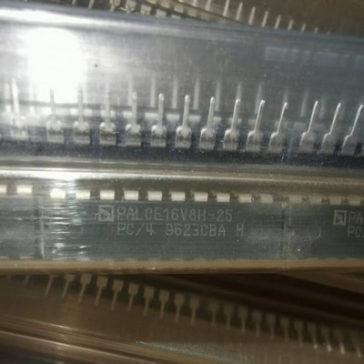 10pcs new palce16v8h-25pc/4 palce16v8h programmable array DIP20 *lj