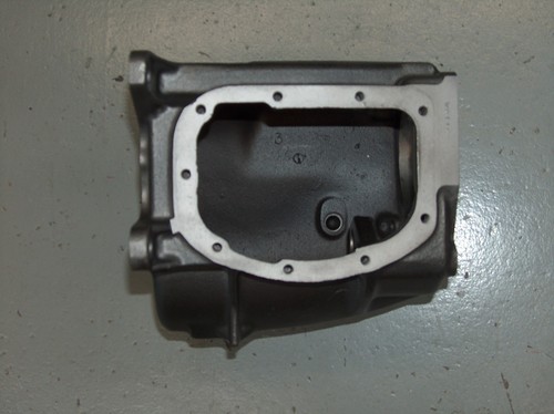 1962 Chevy Borg Warner T10 4 Speed Transmission Cast Iron Main Case T10-1B W-1 - Foto 5 di 16