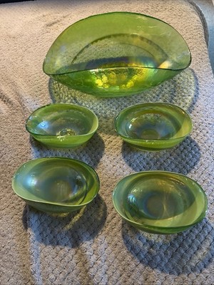 Crate & Barrel grün irisierende Glasschale mit 4er Set kleinen Schalen Made Italy
