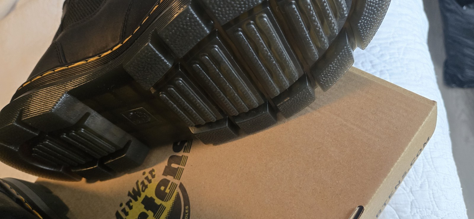 Dr. Martins AirWair Embury Boots Womens Size 8/Mens Size 7 US Black, New In Box