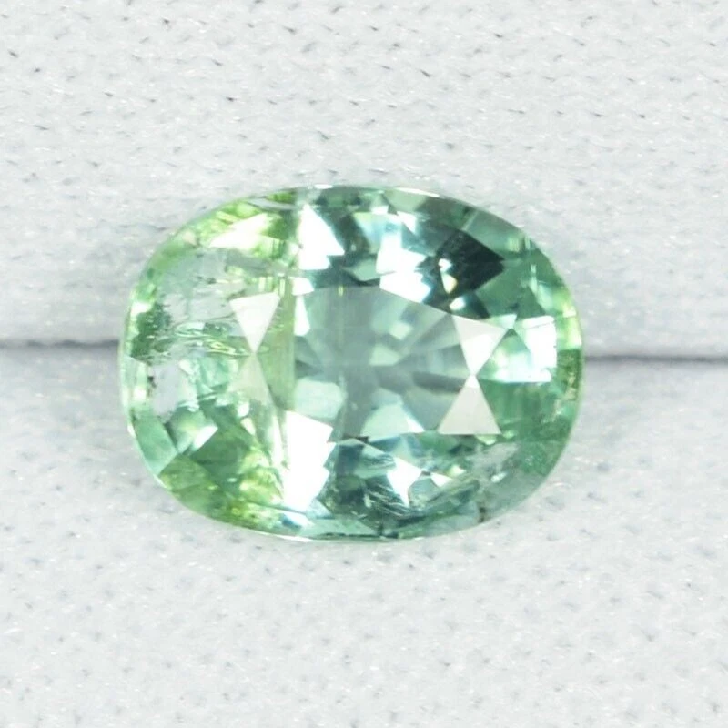 1.07 ct TOP LUSTOURS  "PLEA GREEN COLOR"  NATURAL ELBITE TOURMALINE See Vdo C4 - Image 3 of 3