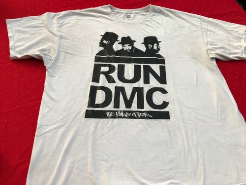 RUN D M C THROW BACK T SHIRT 2009 GRAPHIC TEE SHIRT
