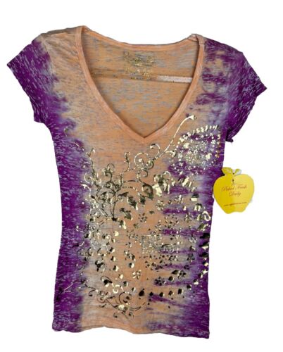 Apple Bottoms V-Neck T-Shirt Women Sz Small Graphic Print 100% Cotton Retro Y2K