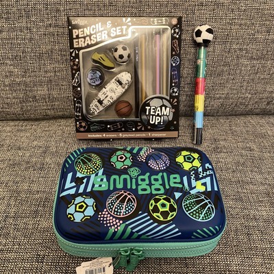 NEU   Smiggle Jungen Fußball Hardtop DOPPEL Schule Federmäppchen Jungen Schule Geschenk