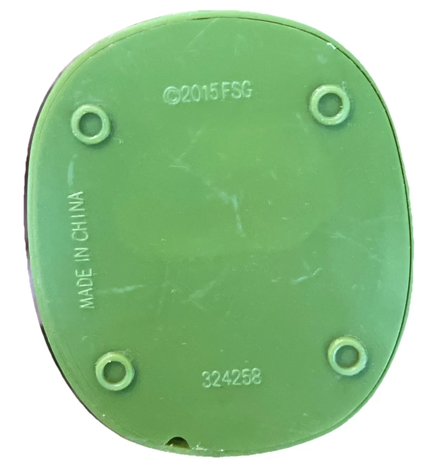 Niña peregrina de acción de gracias de otoño con energía solar Foto 4 de 4