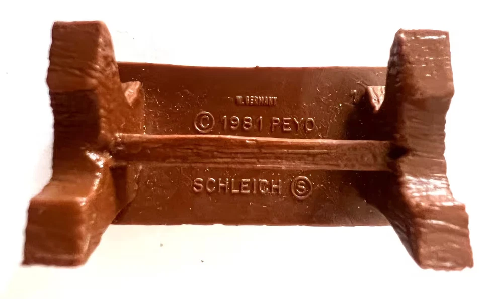 Figura PVC Mesa Pupitre Smurfs Pitufos Schleich 1981 Buen Estado - Imagen 2 de 2