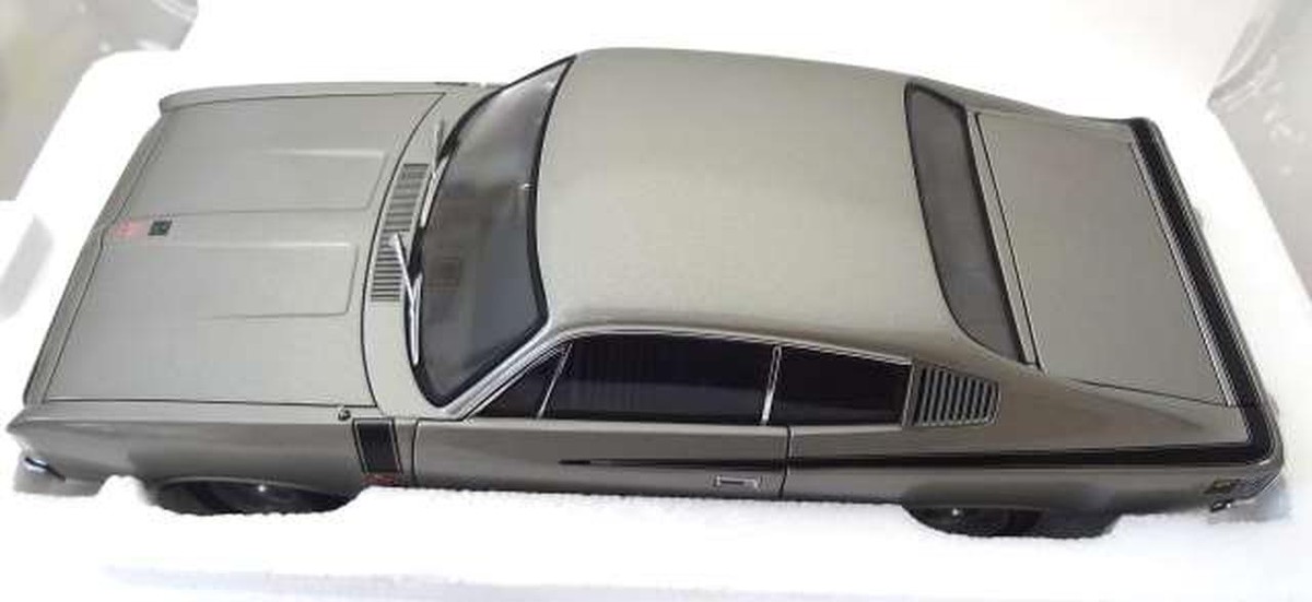 Autoart 1/18 Chrysler charger E49 訳あり RARE AUTOART CHRYSLER CHARGER E49 SUNFIRE METALLIC SCALE 1