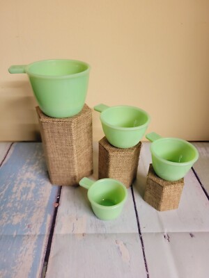 4 VINTAGE JADEITE GREEN MILK GLASS MEASURING CUPS