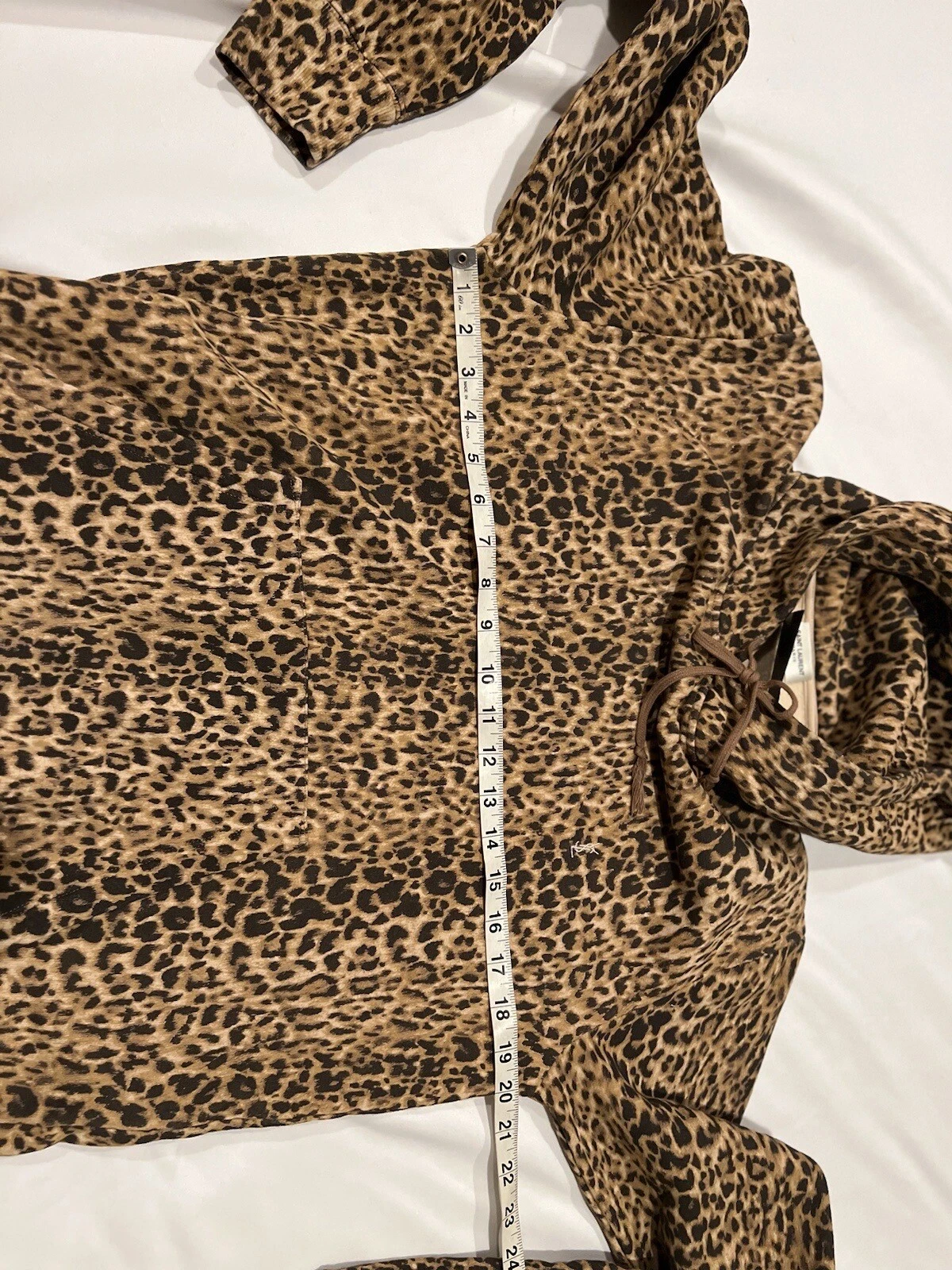SAINT LAURENT (YSL) Felpa con cappuccio da uomo stampa leopardata Saint Laurent. S. $1090
